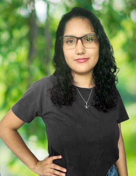 Ximena in the nature wearing black t-shirt